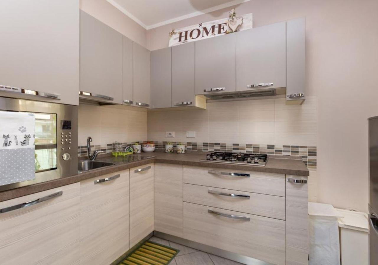 Comfy Cozy Apartment Close To Metro Turin Exterior foto