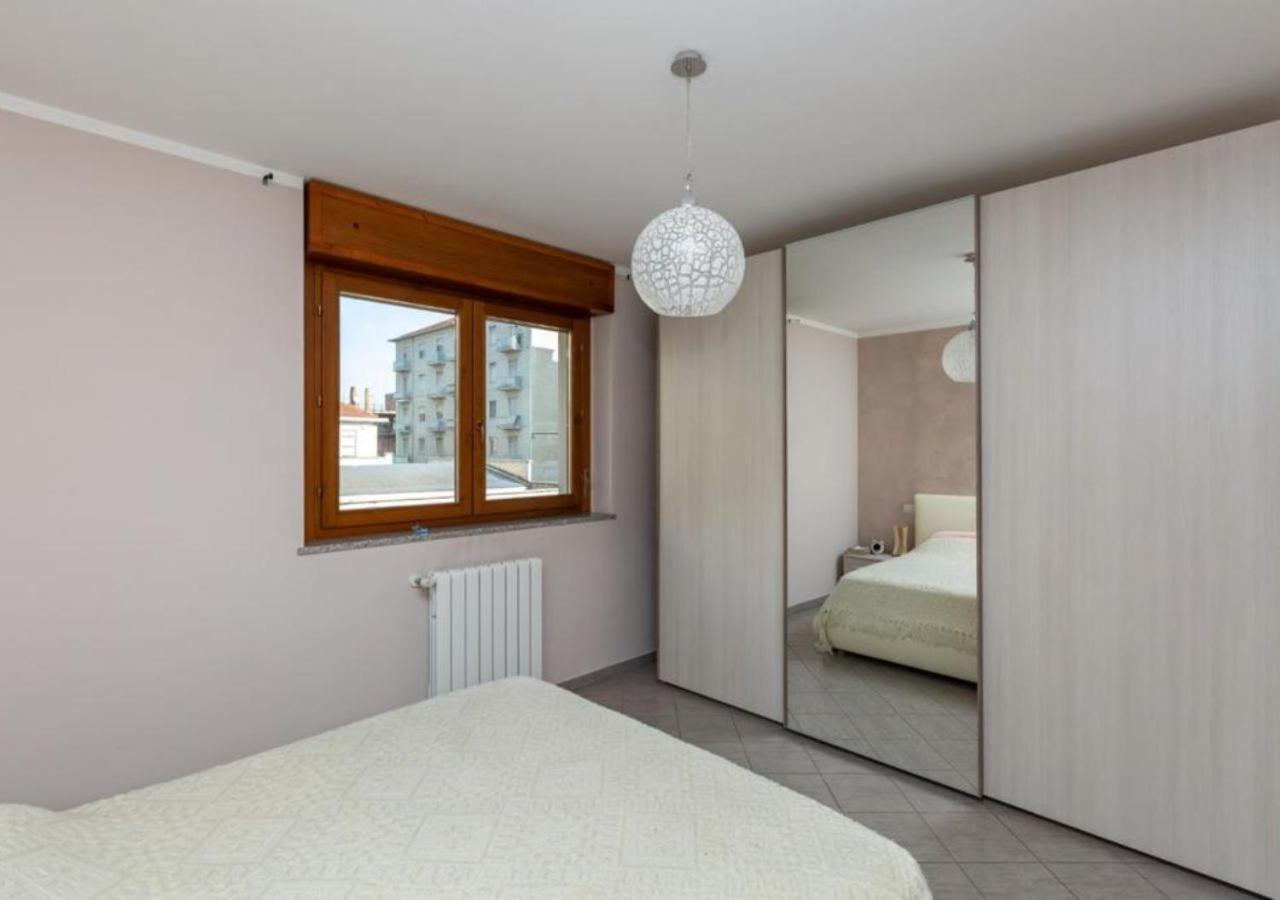 Comfy Cozy Apartment Close To Metro Turin Exterior foto