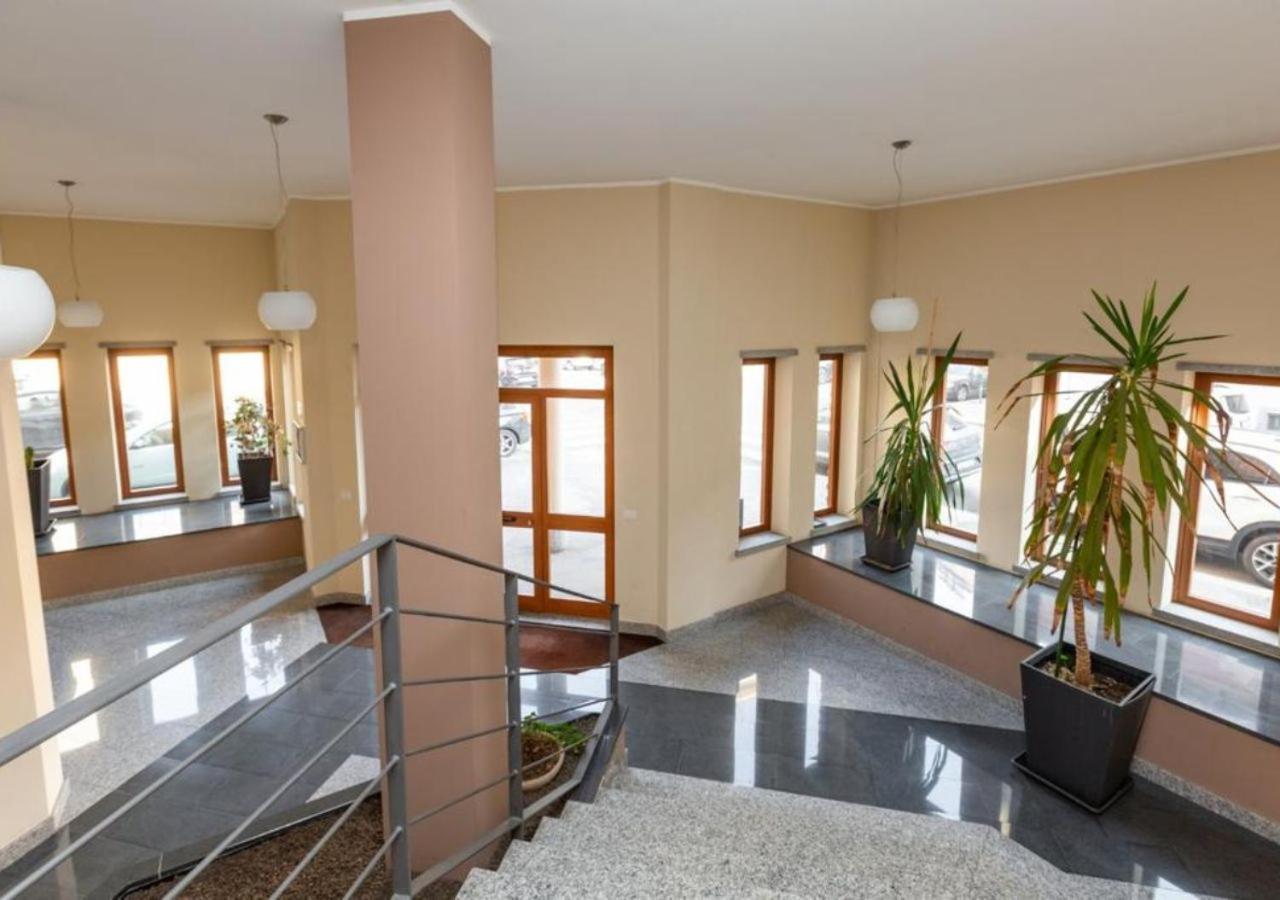 Comfy Cozy Apartment Close To Metro Turin Exterior foto